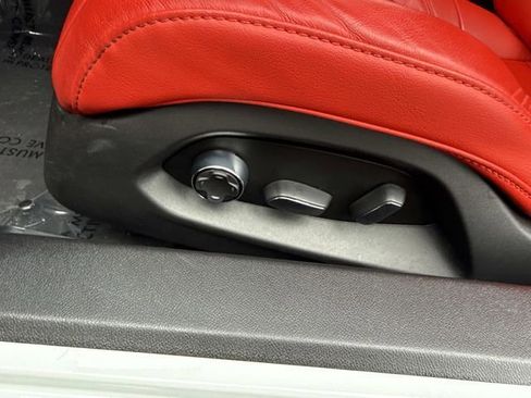 Used 2024 Chevrolet Corvette Stingray Preferred Cpe w/ Z51 Performance Package image 28