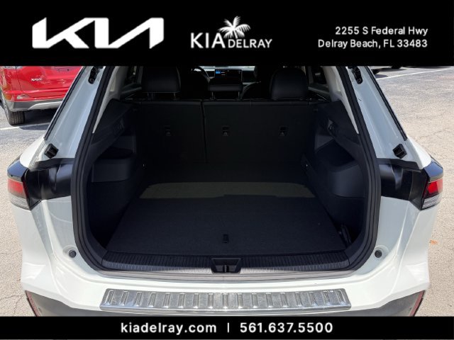 Used 2025 Volkswagen Tiguan SE FWD image 8