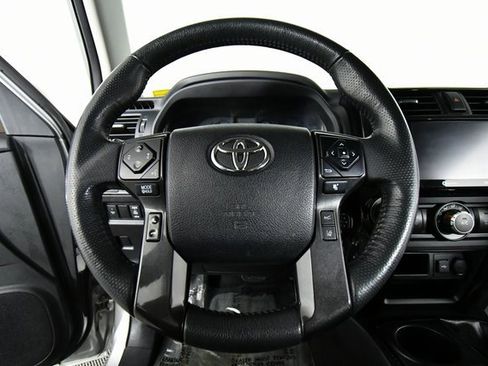 Used 2020 Toyota 4Runner TRD Off-Road Premium image 2