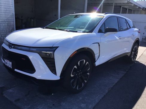 Used 2024 Chevrolet Blazer EV RS RWD image 2