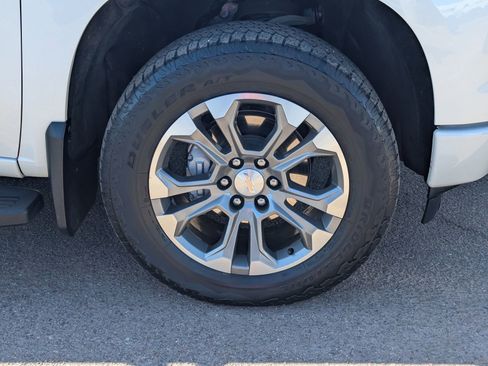 Used 2023 Chevrolet Silverado 1500 High Country w/ Technology Package image 10