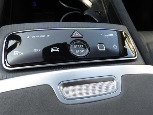 Used 2022 Mercedes-Benz EQS 580 4MATIC Sedan w/ Exclusive Trim Package image 22