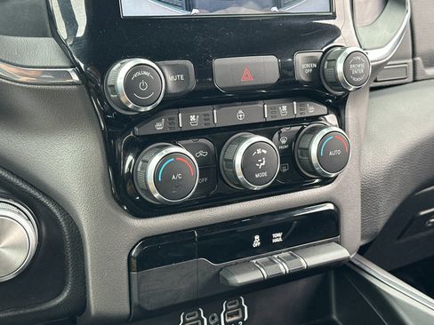 Used 2024 RAM 1500 Laramie image 19