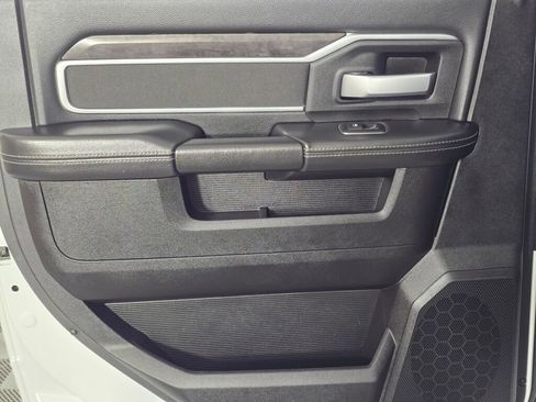 Used 2024 RAM 2500 Big Horn image 38