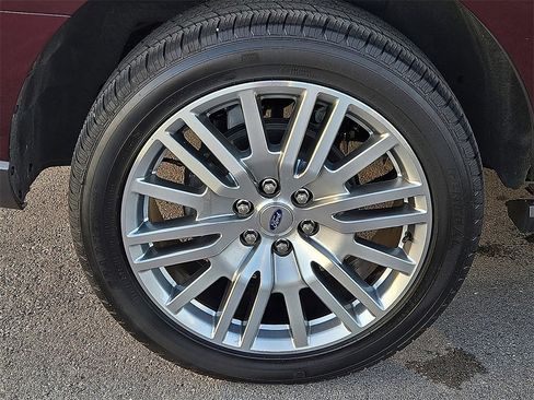 Used 2024 Ford Expedition Limited image 7