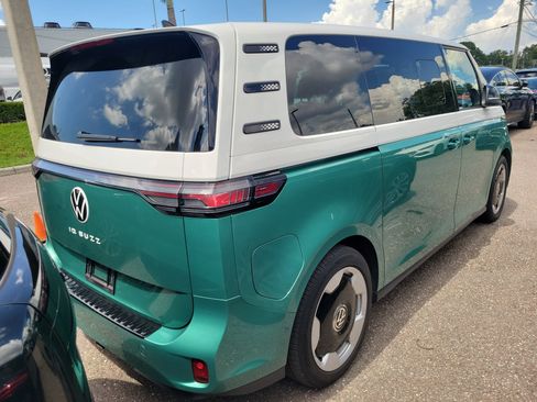 Used 2025 Volkswagen ID. Buzz Pro S Plus w/ Cupholders Package RWD image 5