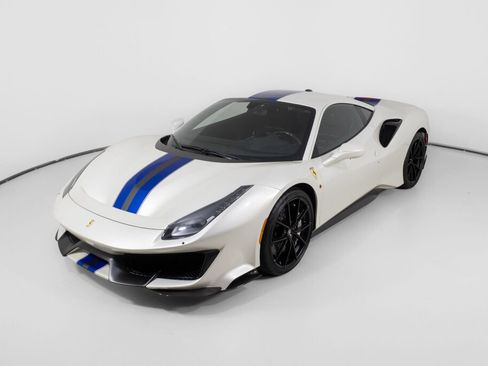 Used 2020 Ferrari 488 Pista Coupe RWD image 28