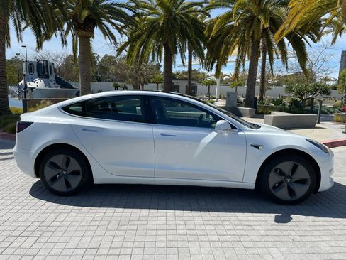Used 2020 Tesla Model 3 Standard Range Plus image 4
