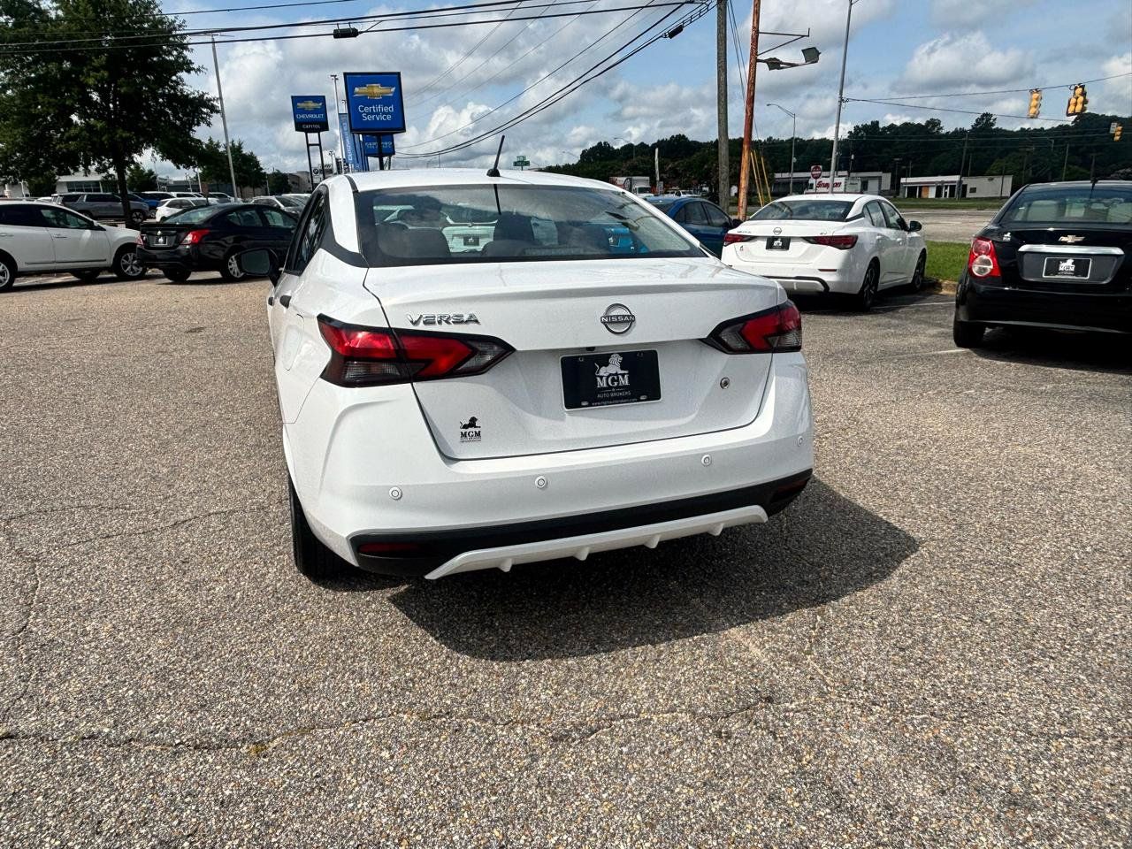 Used 2024 Nissan Versa S FWD image 16