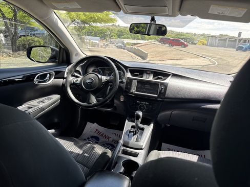 Used 2019 Nissan Sentra FWD image 13