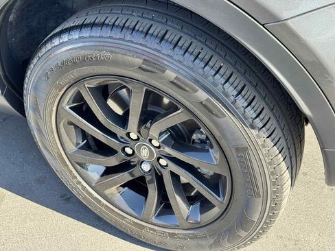 Used 2018 Land Rover Discovery Sport SE AWD/4WD image 19
