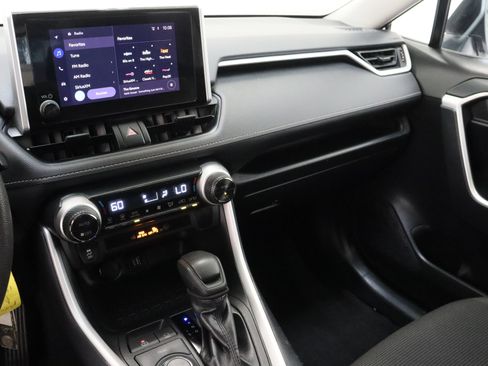 Certified 2025 Toyota RAV4 LE AWD/4WD image 15