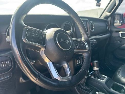 Used 2022 Jeep Wrangler Unlimited Sahara w/ Cold Weather Group AWD/4WD image 10