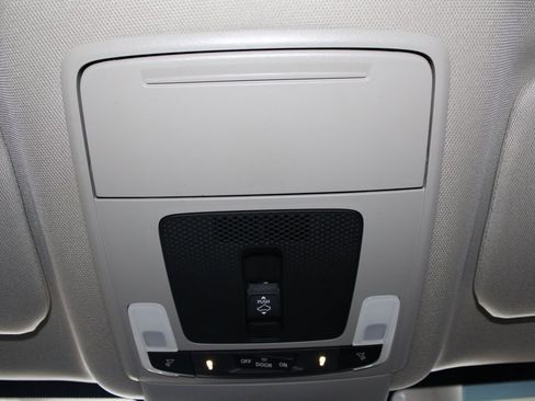 Used 2025 Honda CR-V EX-L image 36