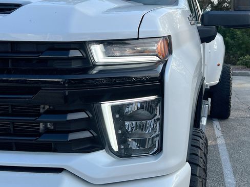 Used 2022 Chevrolet Silverado 3500 High Country image 11