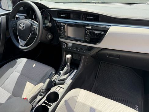 Used 2015 Toyota Corolla LE FWD image 18