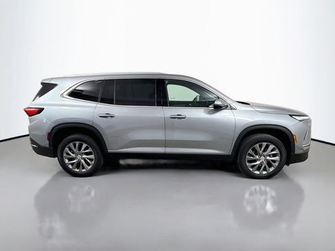 Used 2025 Buick Enclave Preferred FWD image 8