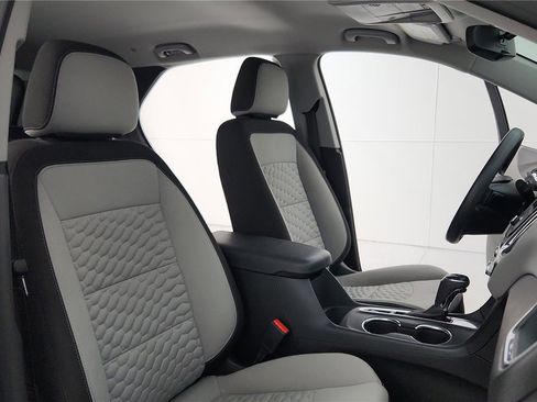 Used 2021 Chevrolet Equinox LS FWD image 46
