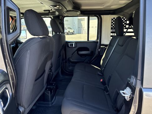 Used 2020 Jeep Wrangler Willys image 32