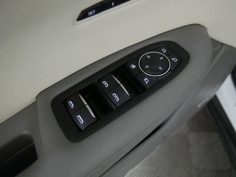 Used 2024 Cadillac XT6 Premium Luxury w/ Technology Package AWD/4WD image 17