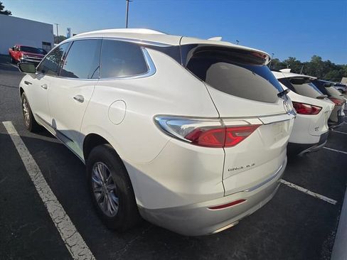 Used 2024 Buick Enclave Essence FWD image 10