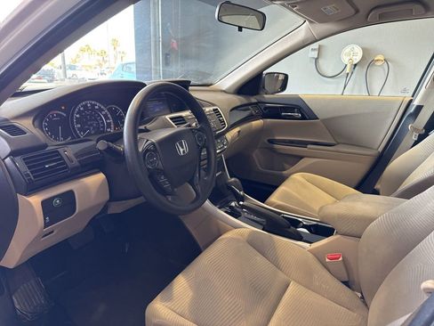Used 2017 Honda Accord LX image 19