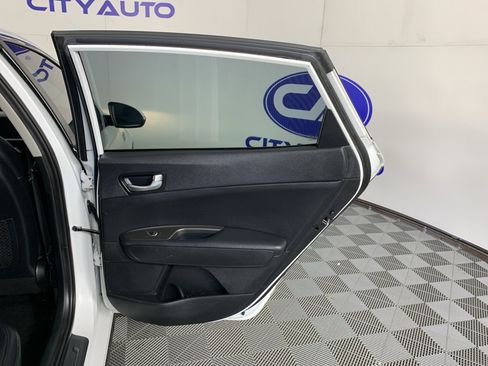 Used 2019 Kia Optima S image 32