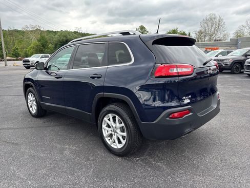 Used 2016 Jeep Cherokee Latitude w/ Comfort/Convenience Group AWD/4WD image 5