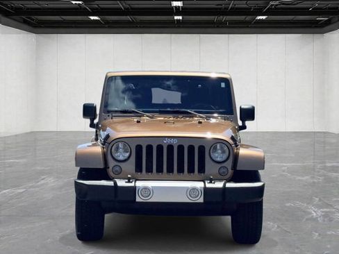 Used 2015 Jeep Wrangler Sahara w/ Connectivity Group AWD/4WD image 2