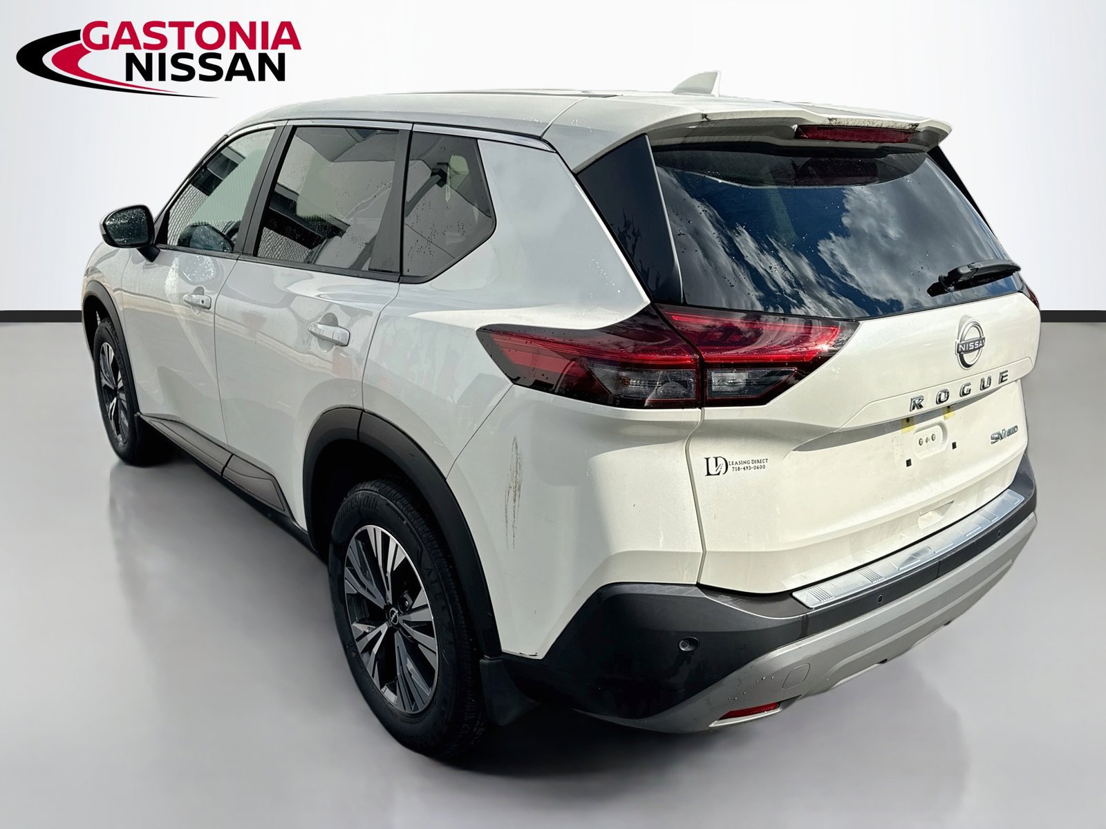 Used 2023 Nissan Rogue SV AWD/4WD image 6