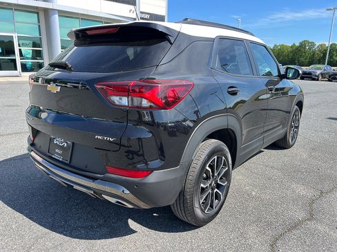 Used 2023 Chevrolet TrailBlazer ACTIV w/ Sun and Liftgate Package AWD/4WD image 8