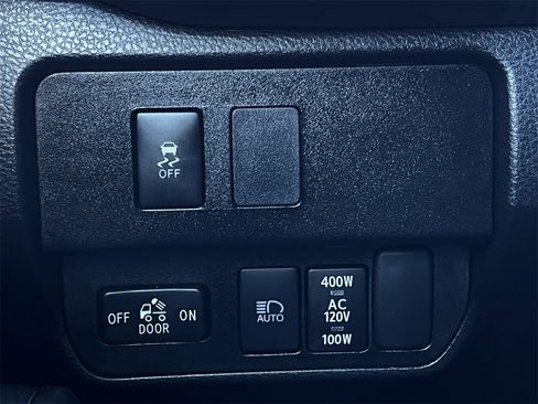 Used 2022 Toyota Tacoma TRD Off-Road w/ TRD Premium Off Road Package image 20