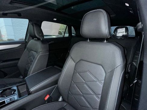 New 2026 Volkswagen Atlas Cross Sport SE image 27