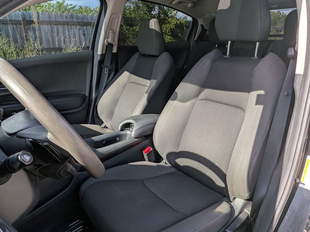 Used 2022 Honda HR-V EX image 12