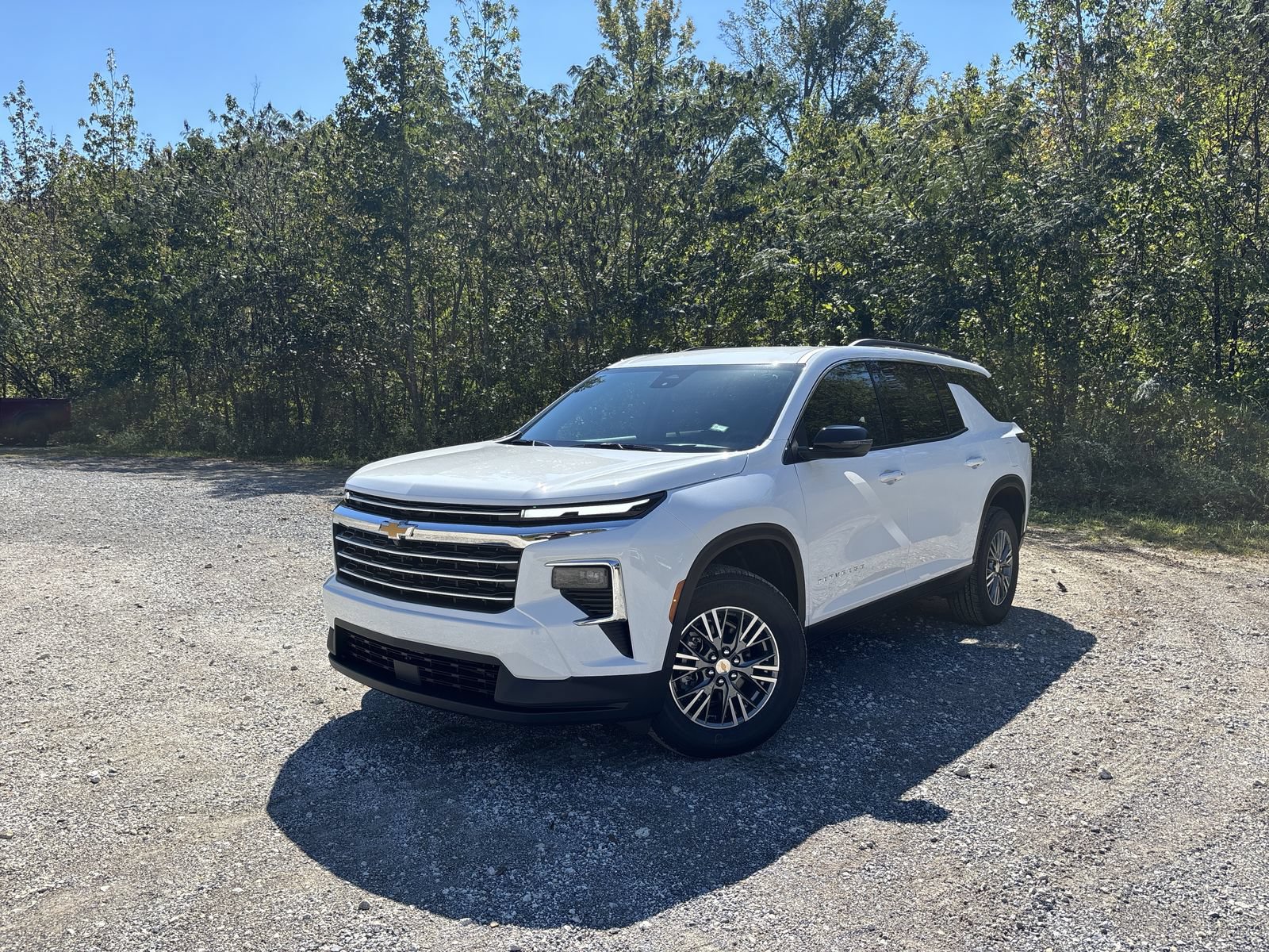 New 2027 Chevrolet Traverse LT FWD image 2