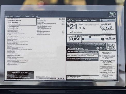 Used 2025 Land Rover Discovery S image 32