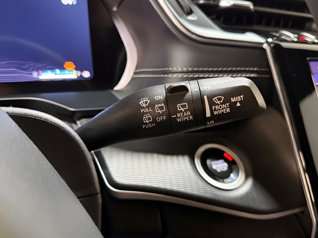 Certified 2025 Jeep Grand Cherokee Laredo X AWD/4WD image 18