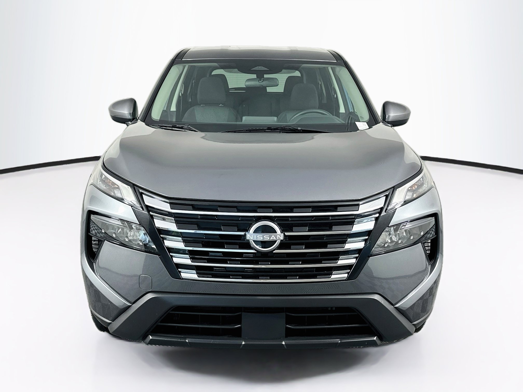 Used 2026 Nissan Rogue SV FWD image 2