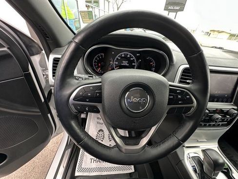 Used 2018 Jeep Grand Cherokee Limited image 18