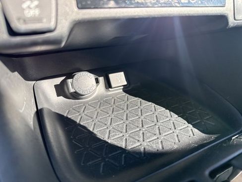 Used 2022 Toyota RAV4 XLE image 30