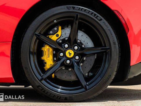 Used 2020 Ferrari F8 Tributo RWD image 9