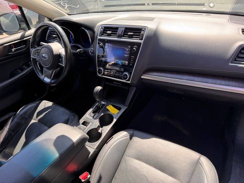 Used 2018 Subaru Outback 2.5i Limited w/ Popular Package #2 AWD/4WD image 4