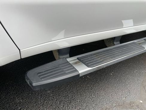 Used 2024 GMC Sierra 2500 SLE image 9