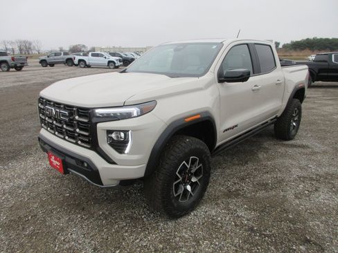 New 2026 GMC Canyon AT4X w/ LPO, Black Badging Package image 11