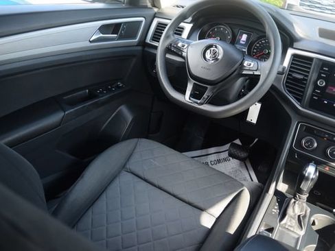 Used 2018 Volkswagen Atlas Launch Edition FWD image 2