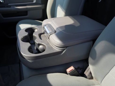 Used 2018 RAM 1500 Express AWD/4WD image 23