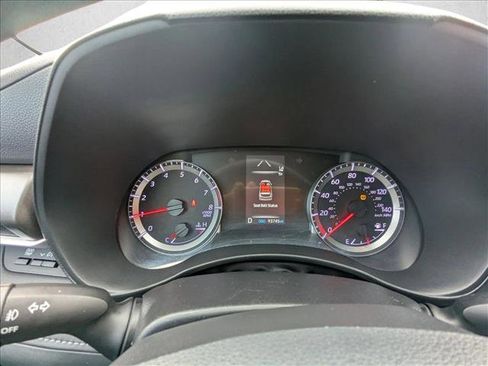 Used 2022 Toyota Highlander LE image 10