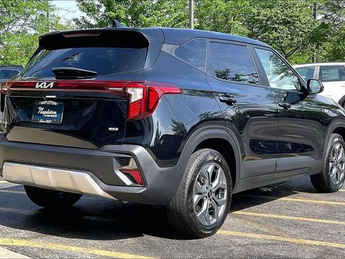 Used 2025 Kia Seltos LX AWD/4WD image 16