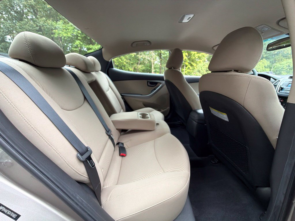 Used 2016 Hyundai Elantra SE FWD image 11
