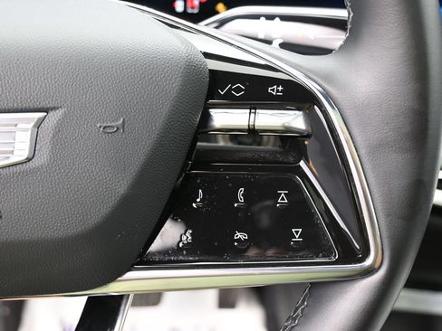 Used 2024 Cadillac Lyriq Tech RWD image 33